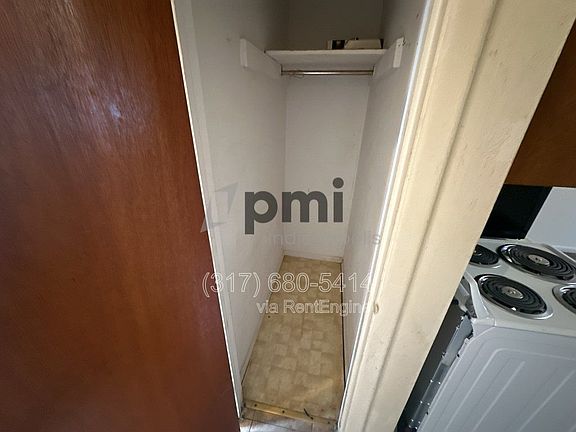 3rd image of 122 William Dr