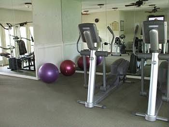 5th image of 320 Quail Forest Blvd APT 411