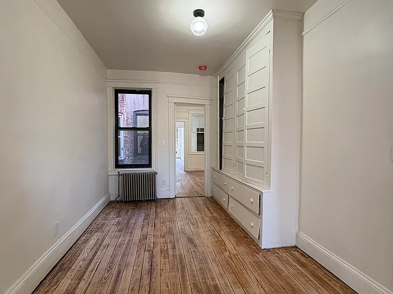 1692 Gates Ave #3L — Photo 10