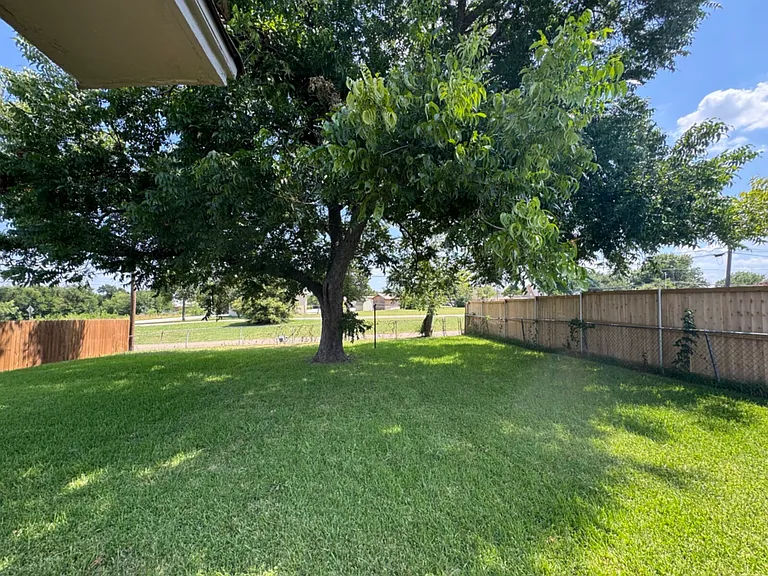 2206 Norma Dr — Photo 10