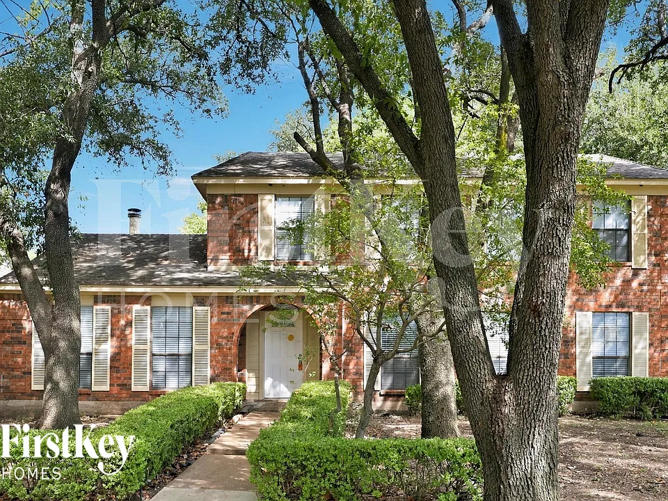 7431 Bayberry Ln