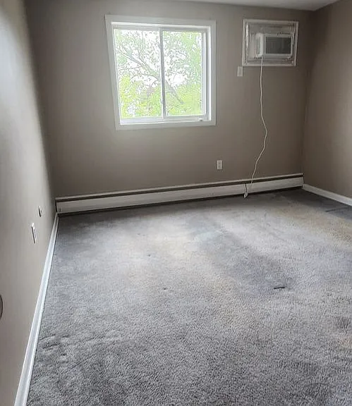Taylor Court Apartments — Photo 8