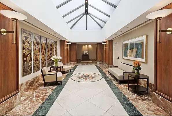 Sold by Triplemint | media 16