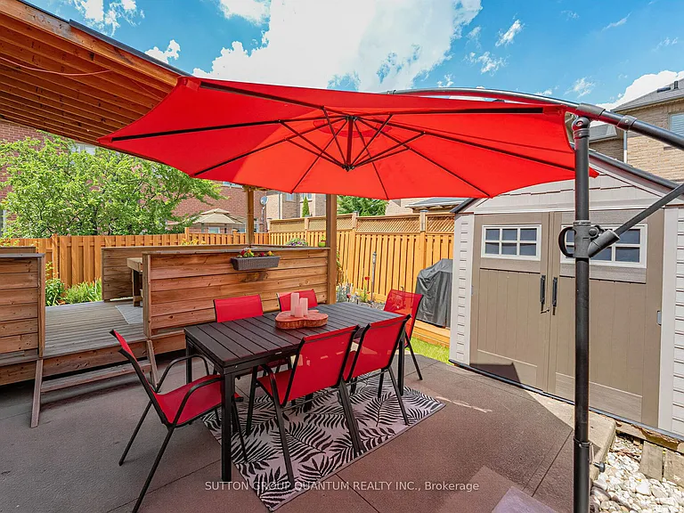 581 Grant Way #UPPER — Photo 32