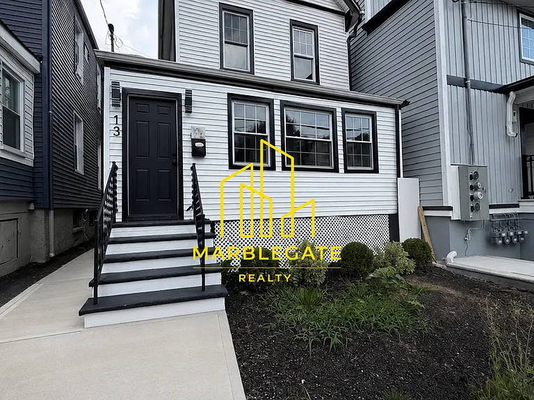 13 Orange Pl #11 — Photo 1