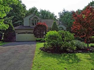 776 Red Oak Dr, Niskayuna, NY 12309