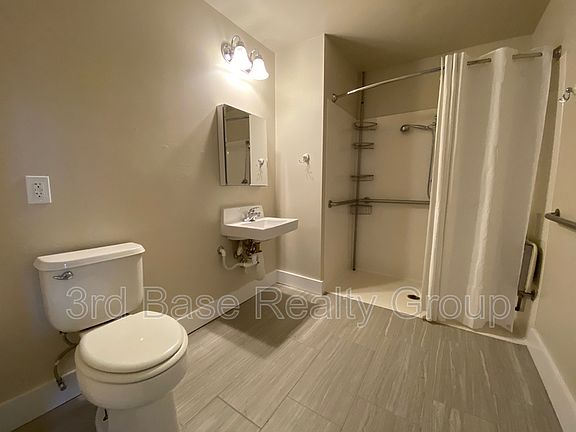 4th image of 5753 W Glendale Ave #103
