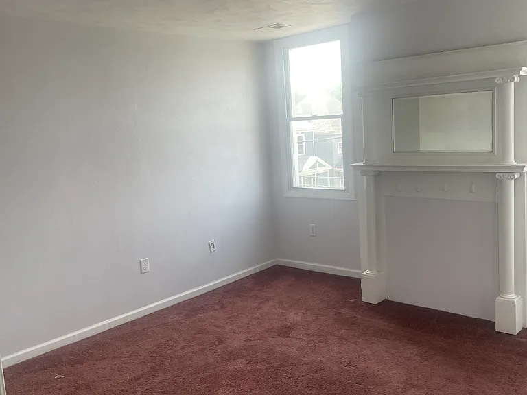 569 Greenfield Ave — Photo 5