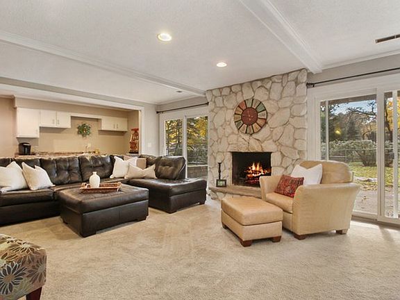 4th image of 42 Guildford Dr