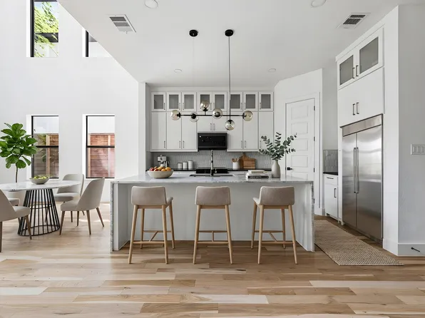 1958 Toronto St, Dallas, TX 75212