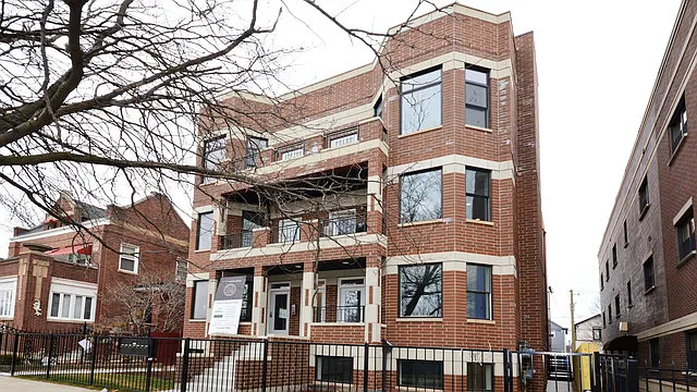 3 bed, 2.5 bath, $5,000 — Photo 1