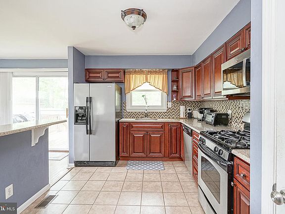 4th image of 5 Cypress Cir