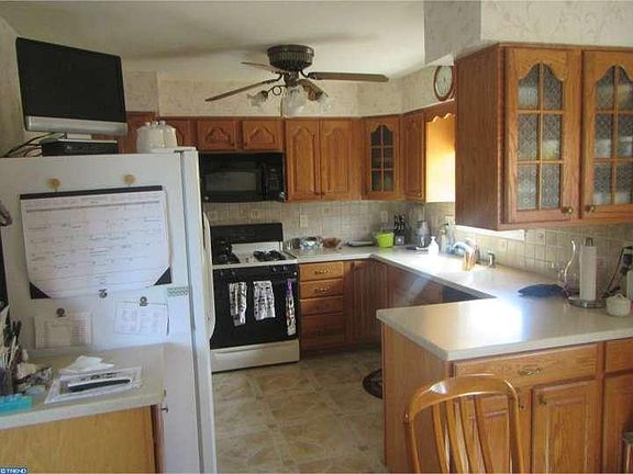 5th image of 10902 Nandina Ln