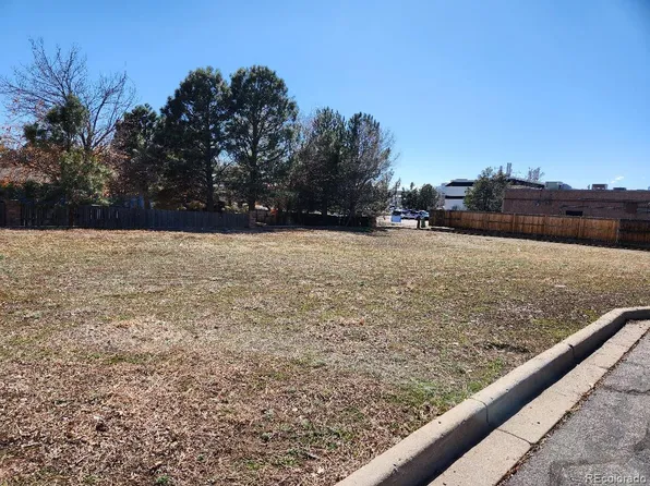 2225 S Iola Street S, Aurora, CO 80014