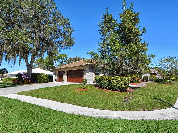 3rd image of 1105 Sorrento Woods Blvd
