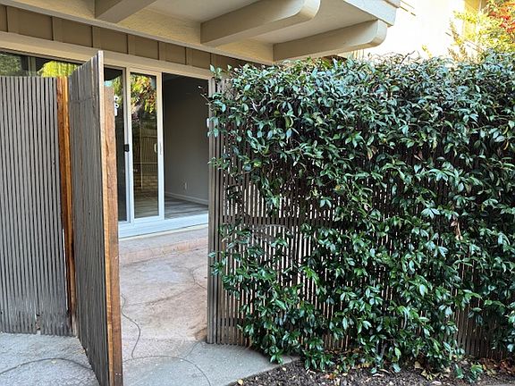 4th image of 4274 Wilkie Way #C