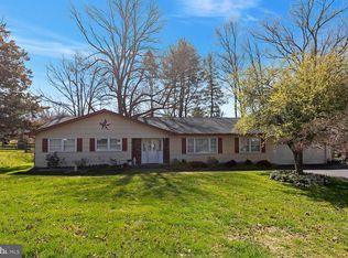 13 Duffield Dr, Ewing, NJ 08628