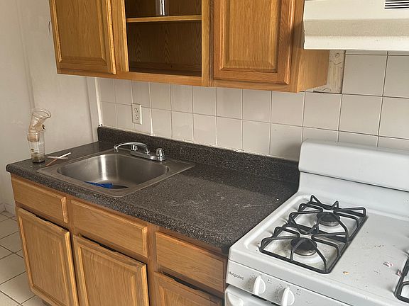4th image of 42 Park Ave #B35