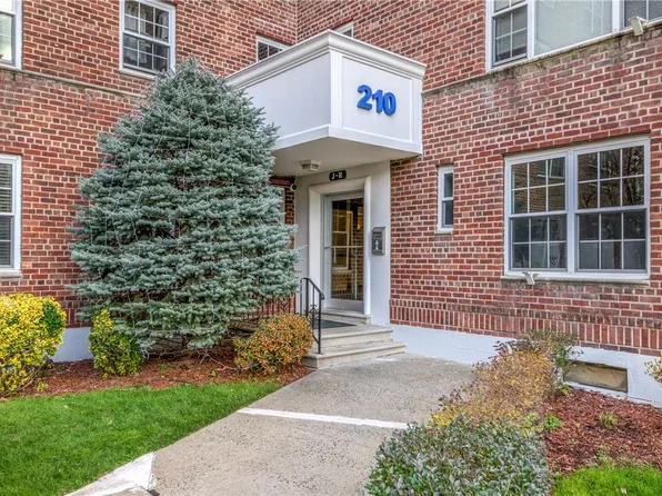 210 Pelham Rd Road #2K, New Rochelle, NY 10805