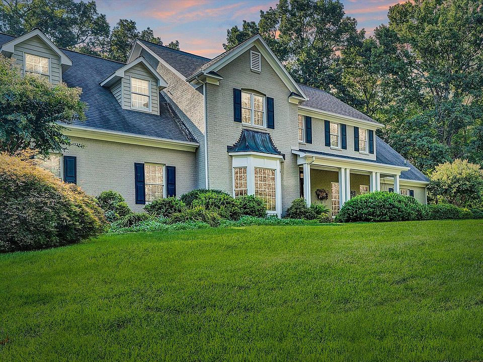 1st image of 302 Southwood Ln