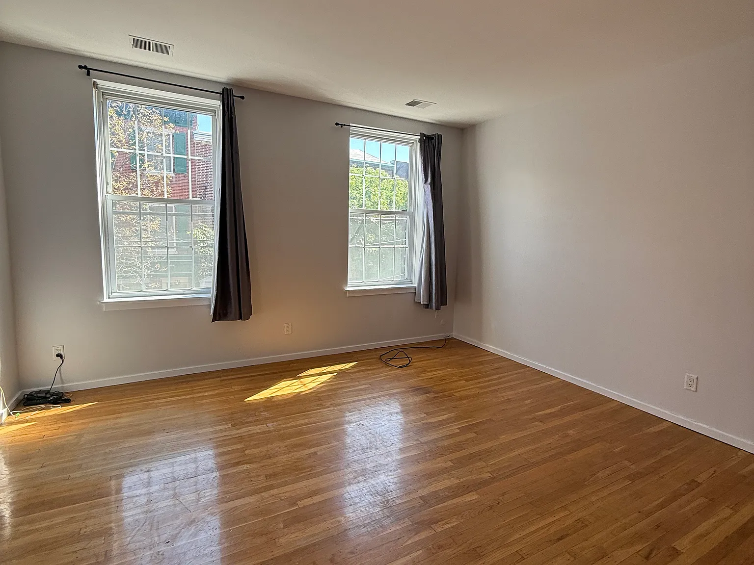 1 bed, 700 sqft, $1,800 — Photo 2