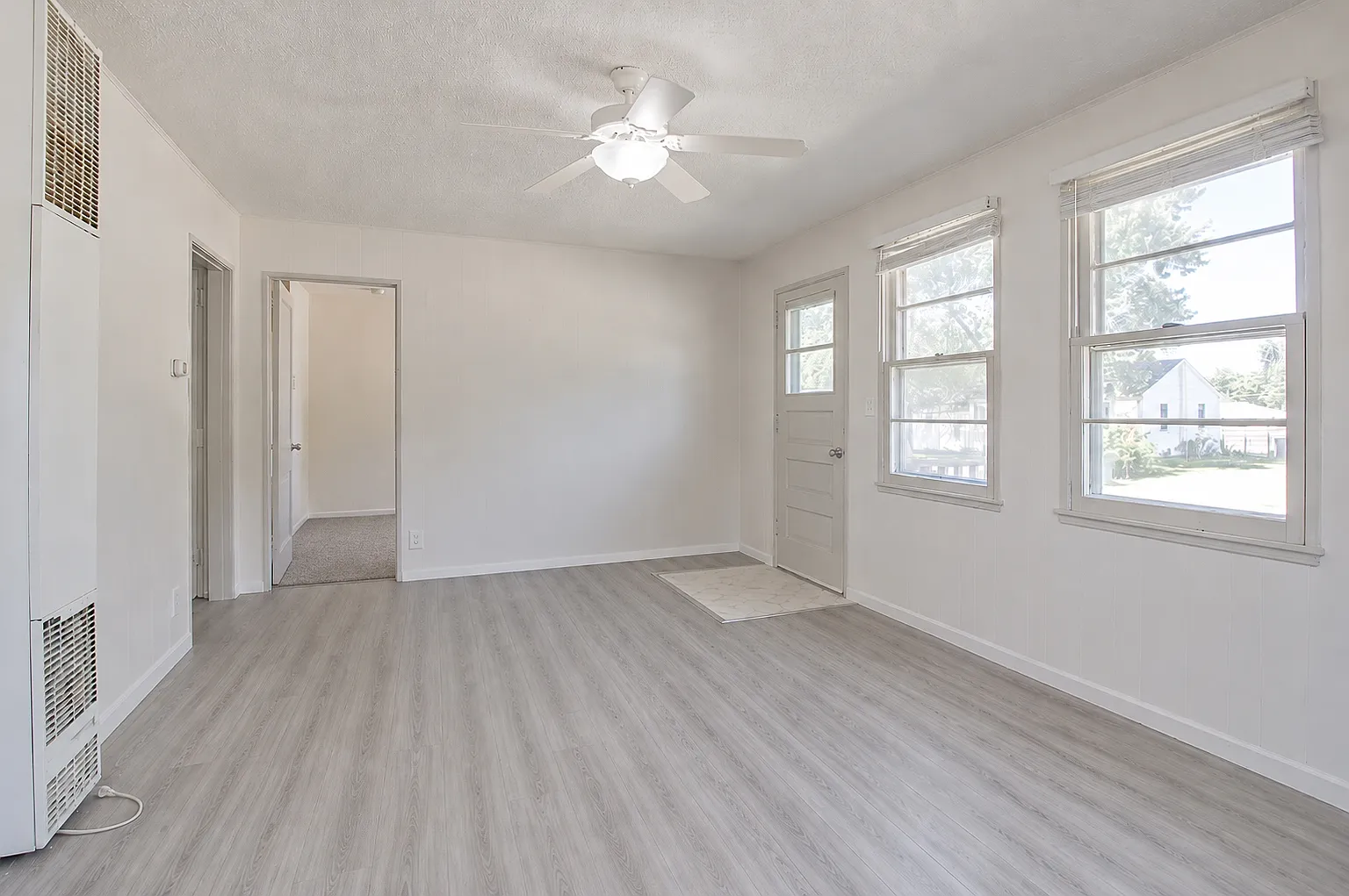902 N Washington St — Photo 2
