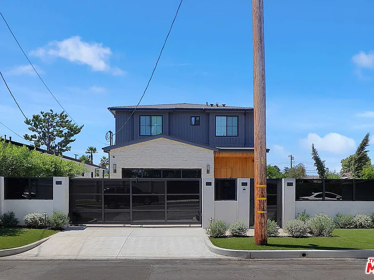 5917 Rhodes Ave — Photo 2