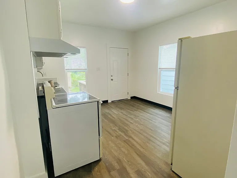124 N Princeton Ave — Photo 6