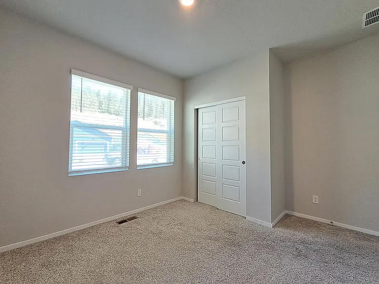 5428 E Bridgeport Ct — Photo 17