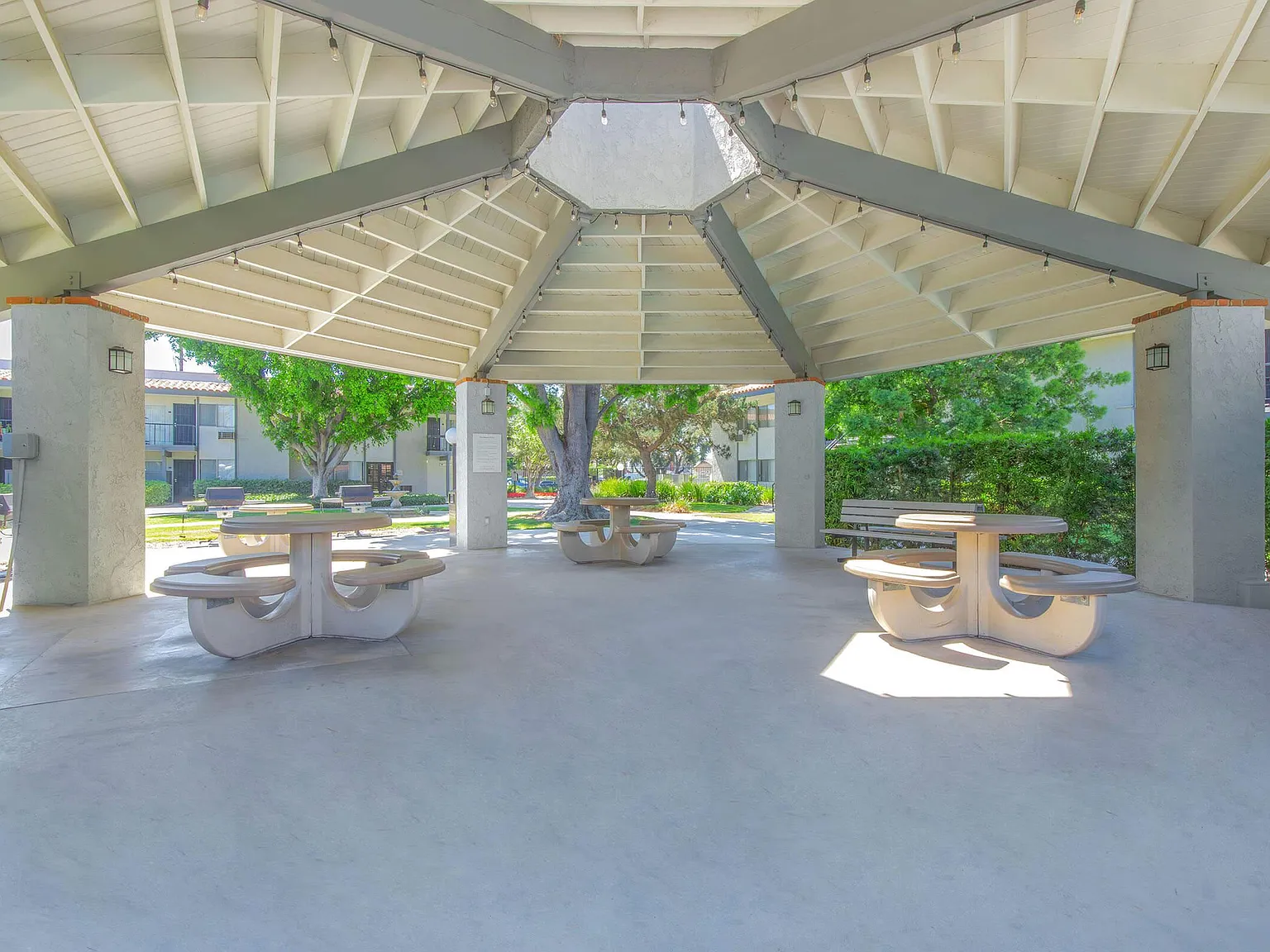 Arbor Court Apartment Homes — Photo 3