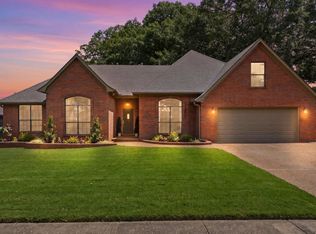 1284 Grey Wolf Dr, Collierville, TN 38017