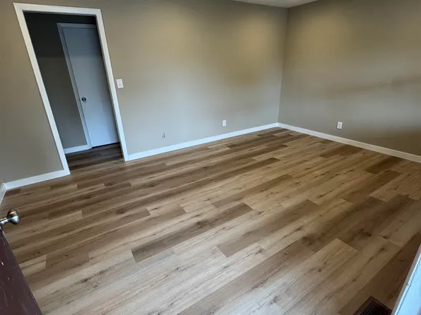 101 White St, Florence, AL 35630