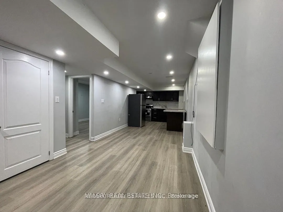 2 bed, $1,800 — Photo 2