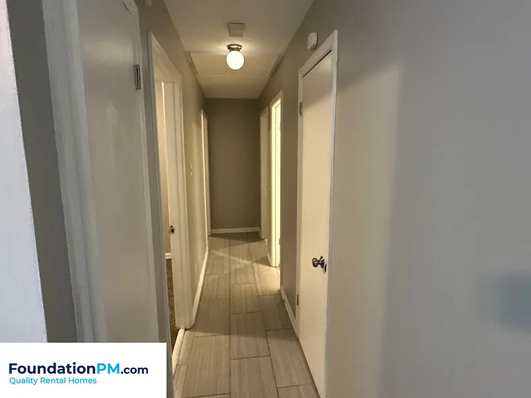 4208 Beacon Hill Dr — Photo 6