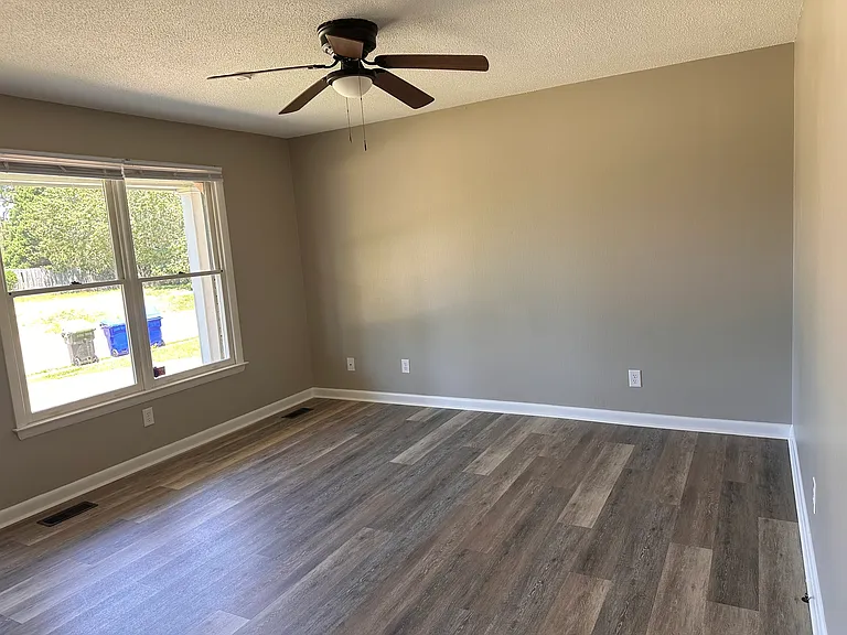 3330 Antler Dr — Photo 2