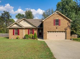 530 Glenstone Springs Dr, Clarksville, TN 37043