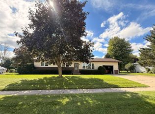 613 Buwalda Dr, Waupun, WI 53963