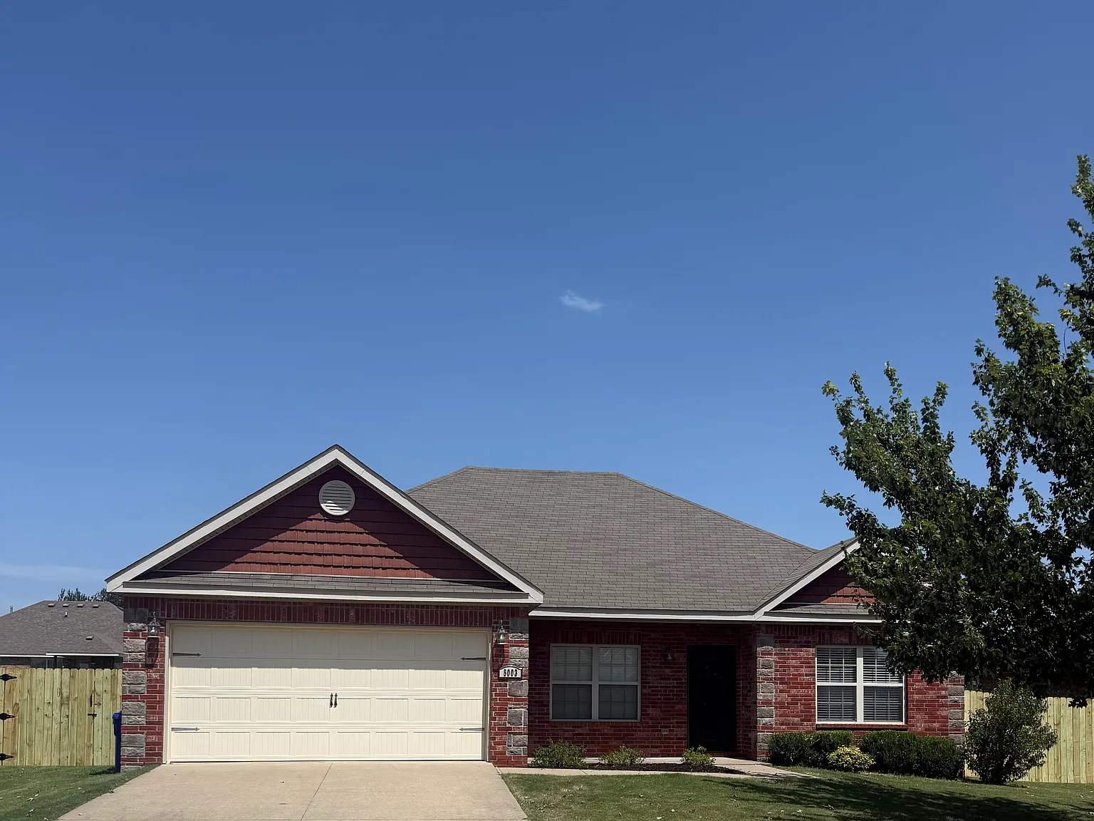 3 bed, 1475 sqft, $1,900 — Photo 1