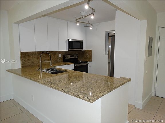 3rd image of 7910 Camino Real #N211