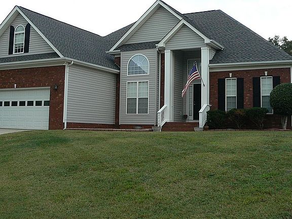 2nd image of 2428 Sweetbriar Ln