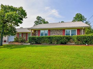 6461 Freeport Rd, Fayetteville, NC 28303