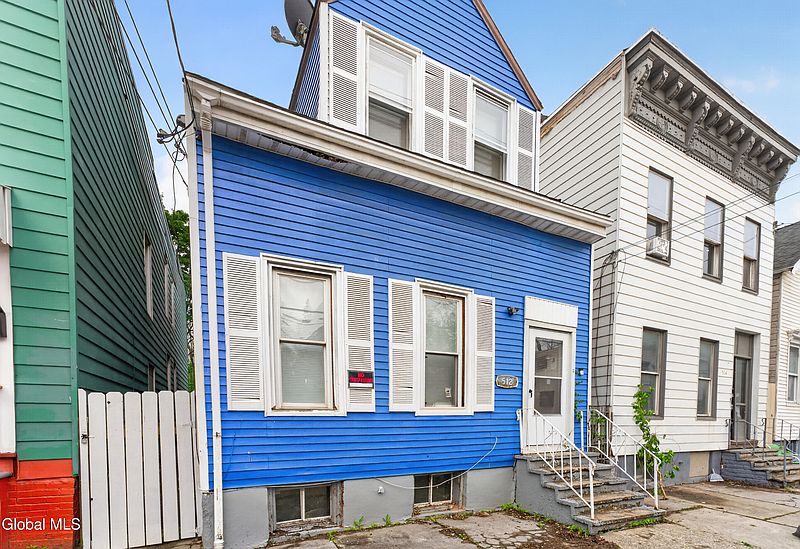 2nd image of 512 1st Street