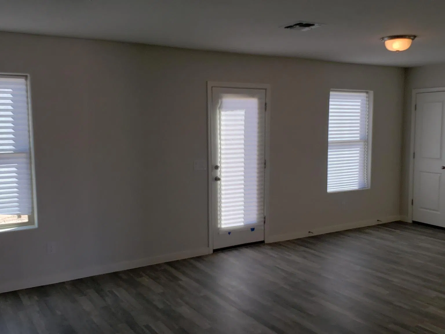 3 bed, 2.5 bath, 1606 sqft, $2,495 — Photo 2