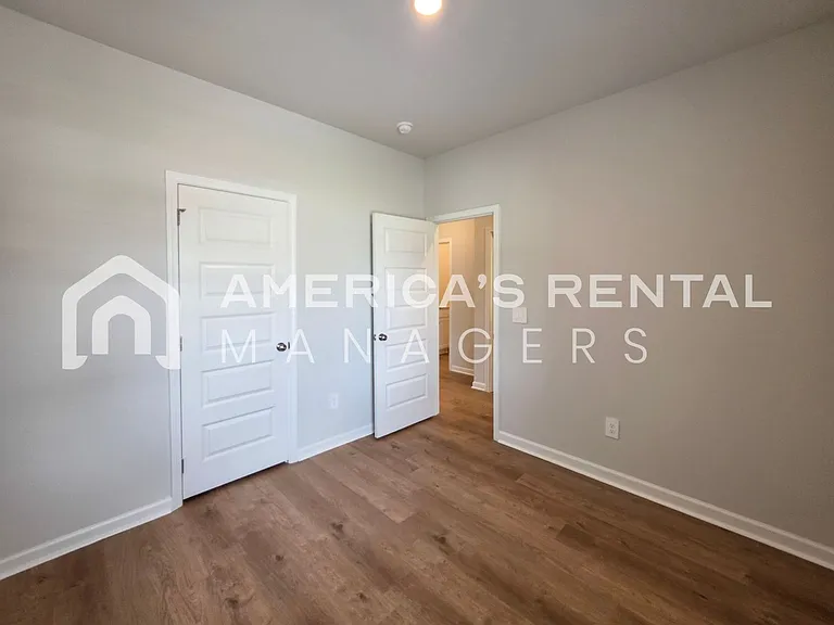 1028 John Ave — Photo 18