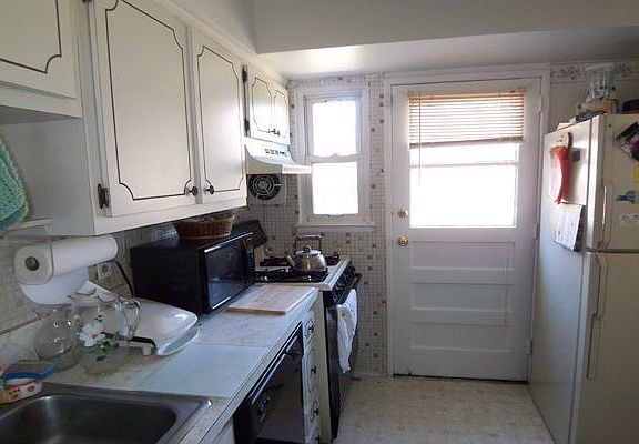 5th image of 103 Washington St