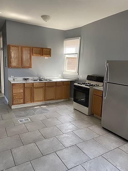 1st image of 9710 S Avenue L #2G