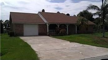 2nd image of 1710 SE Aires Ln
