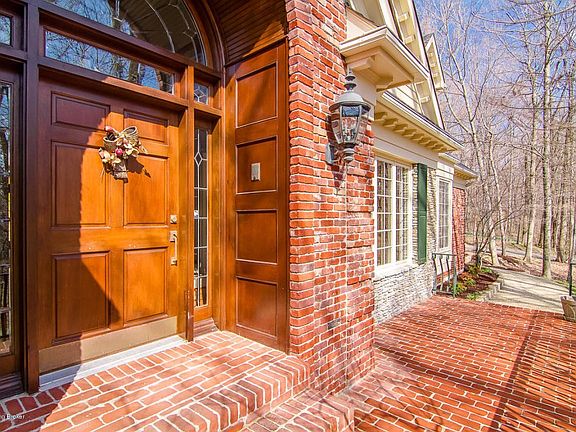 ARCHED ENTRY