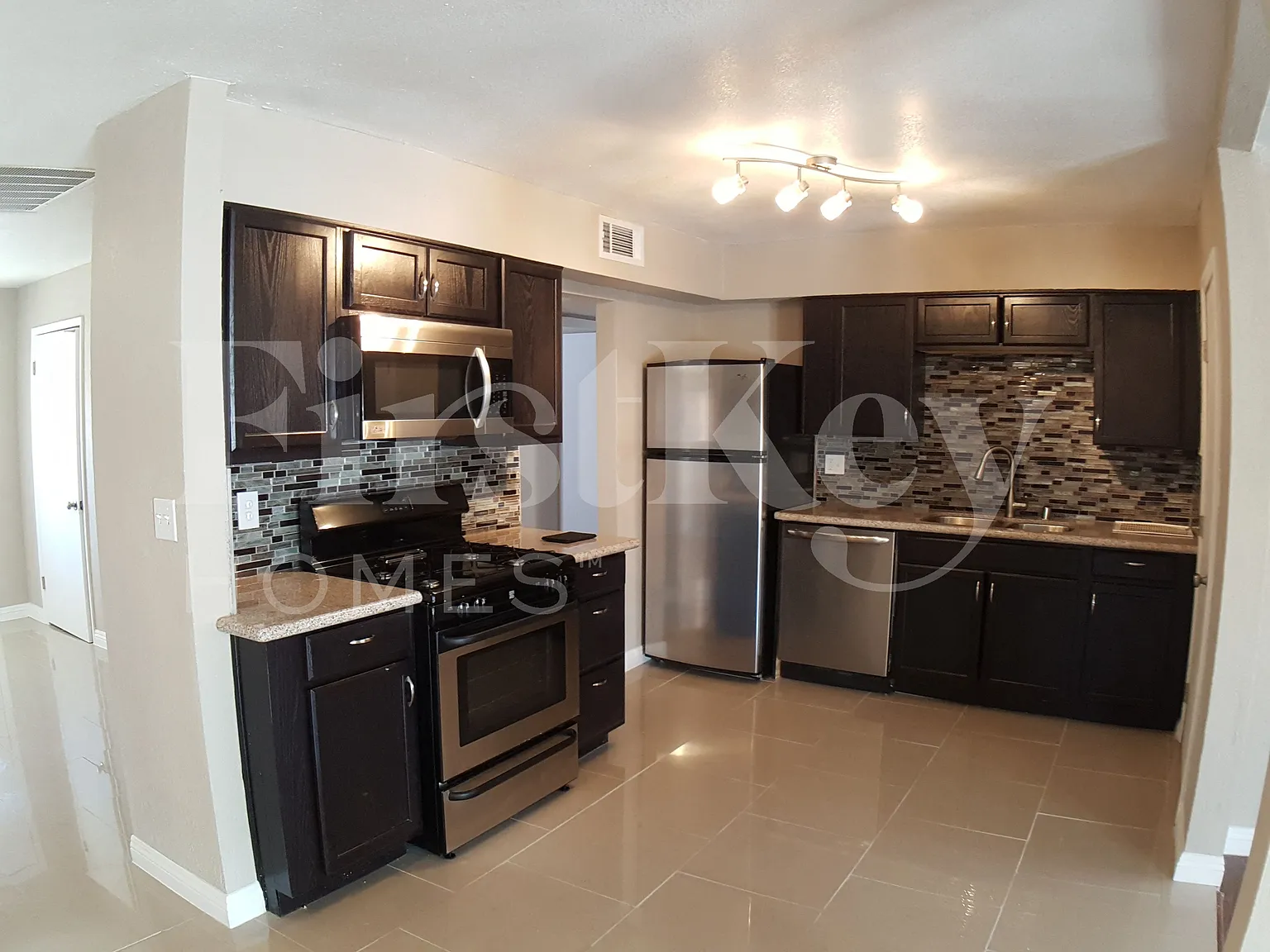 4 bed, 2.0 bath, 1536 sqft, $2,235 — Photo 4