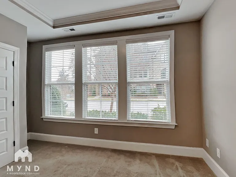 1607 Bowery Dr — Photo 4